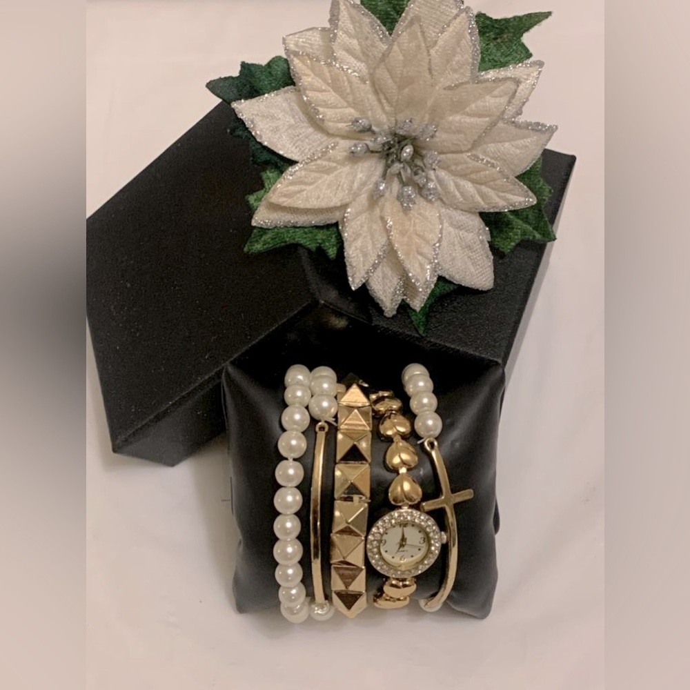 Gold and Pearl watch set